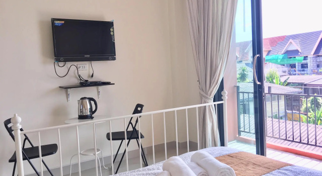 Montra Nakhon Guesthouse, Забронировать Отель Отели Южного Таиланда с парковкой, Парковка
