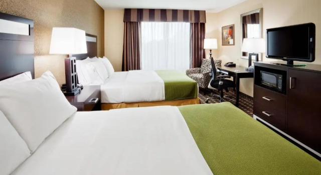 Четырёхместный номер Standard Holiday Inn Express and Suites Limerick - Pottstown by IHG