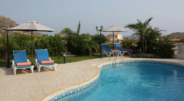 Вилла Luxury Bay Villas