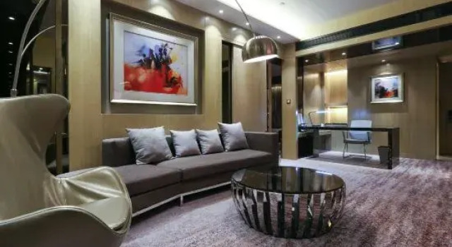 Люкс Enjoy Hotel