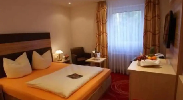 Wald-Café Hotel-Restaurant, Забронировать Отель Бойл Бонн