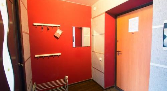 Apartments in Center of Yekaterinburg, Забронировать Апартаменты/квартира Отели Городского округа Екатеринбурга - Северный управленческий округ с парковкой, Парковка