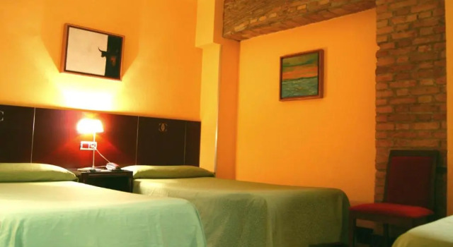 Трёхместный номер Standard Hotel Carlos V