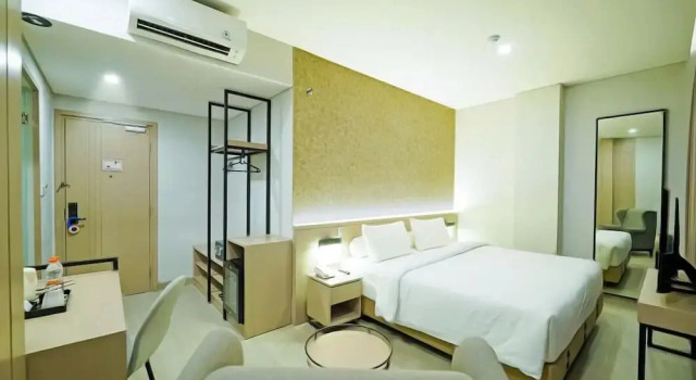 Двухместный люкс Front One Boutique Hotel Taman Anggrek