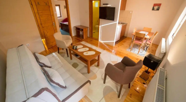 Guesthouse Sandra, Book Hotel Hotels in Kolasin County with Parking, Parking