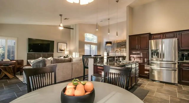 Студия Luxury Scottsdale 5 Bdrm W/pool and Hot Tub!