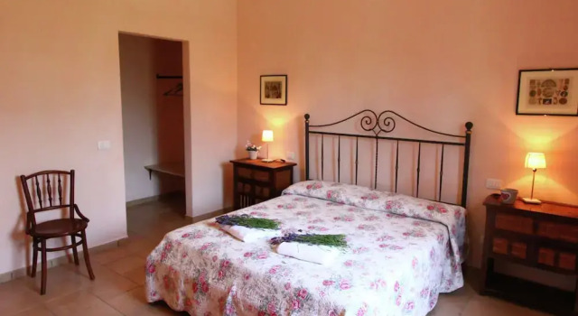 Exotic Farmhouse in Montalto di Castro near Sea, Boek Hotel Hotels in Lazio met parkeren, Parkeren