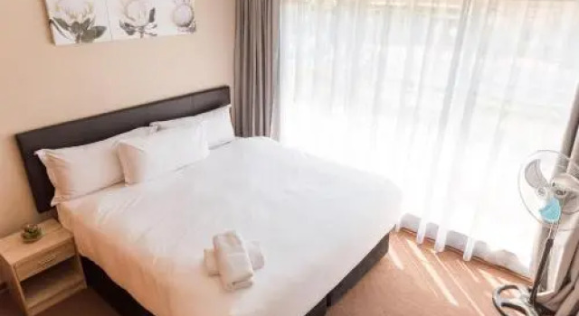 Cosy Menlyn Maine Appartment @ 201 J