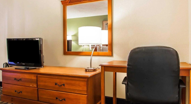 Номер Standard Quality Inn Franklin - Cool Springs Area