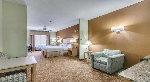 Люкс Holiday Inn Express & Suites Lubbock Southwest   Wolfforth by IHG