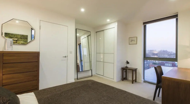 JOIVY Trendy Islington Flat for 2 with Patio