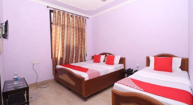 Oyo 37723 Pam And Chand Guest House