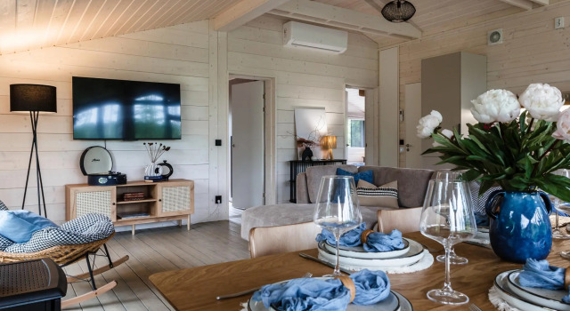 Chalet Bluebird, Boek Chalet  