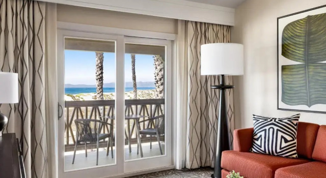 Двухместный люкс с видом на океан Zachari Dunes on Mandalay Beach, Curio Collection by Hilton