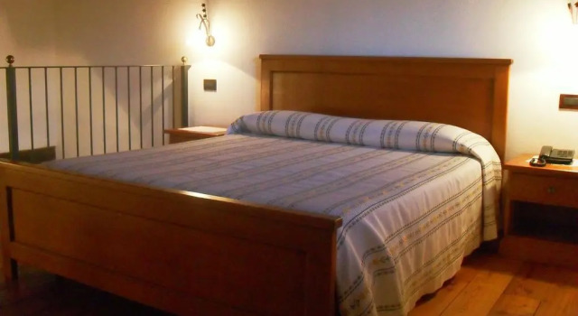 Ristorante Albergo Da Maurizio, Book Hotel Hoteller i Cravanzana med pool, Swimmingpool
