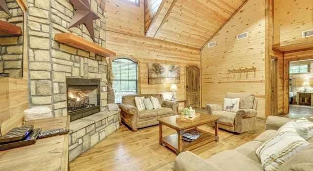 Pets & Families Welcome: Secluded Broken Bow Cabin, Boek Vakantiehuis Hochatown Oklahoma