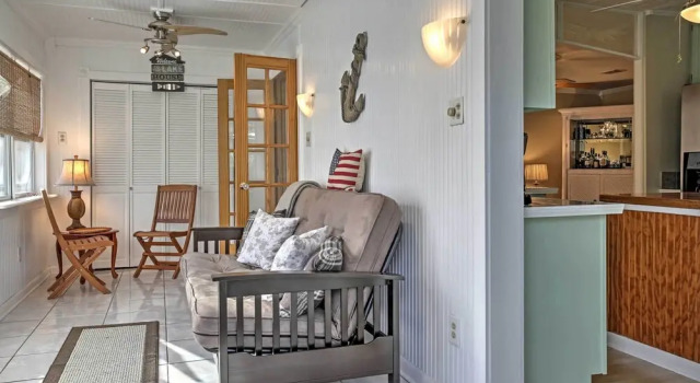 Bay St. Louis House w/ Boat Dock & Launch!, Забронировать Дом для отпуска Коттеджи Бей-Сент-Луис, Коттедж