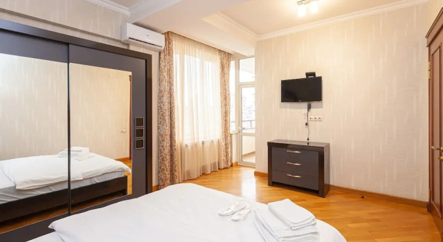 Семейные апартаменты Апартаменты Stay Inn на ул. Бузанда, 13