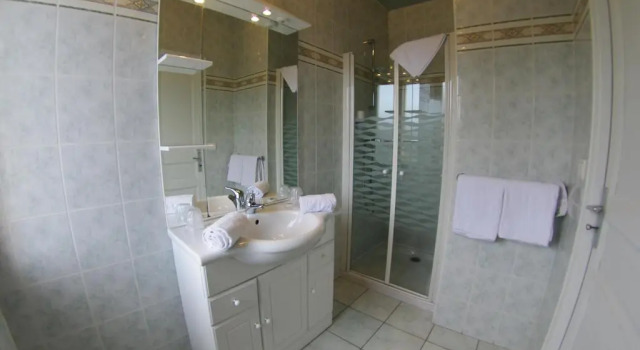 Одноместный номер Standard с балконом Hotel Bar Tabac Point Chaud LEcureuil