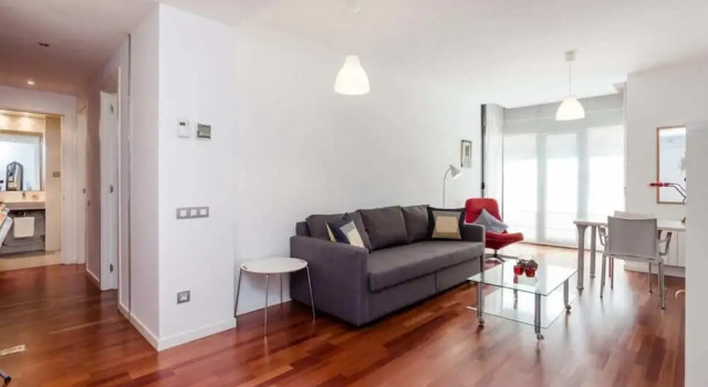 Modern 2 Bedroom Flat Next to Camp Nou