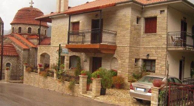 Petrino, Book Hotel Karpenisi 
