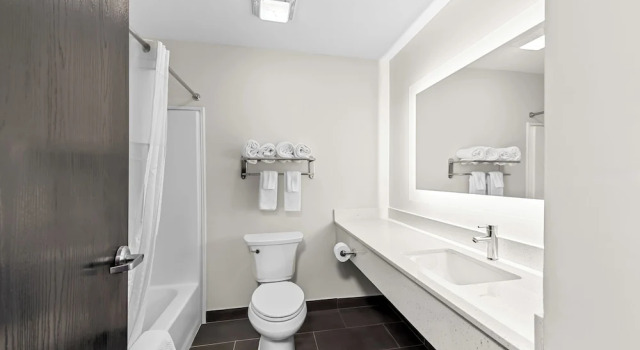 Четырёхместный люкс Quality Inn & Suites Kilgore-Longview