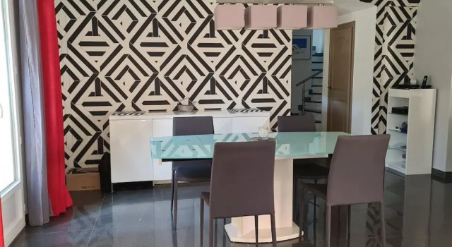Вилла Ste Maxime Villa 5 etoiles Piscine chauffée et jacuzzi