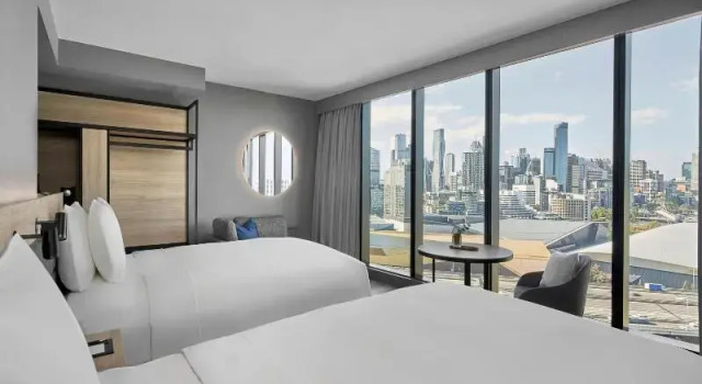 Четырёхместный номер Superior с красивым видом из окна AC Hotel by Marriott Melbourne Southbank
