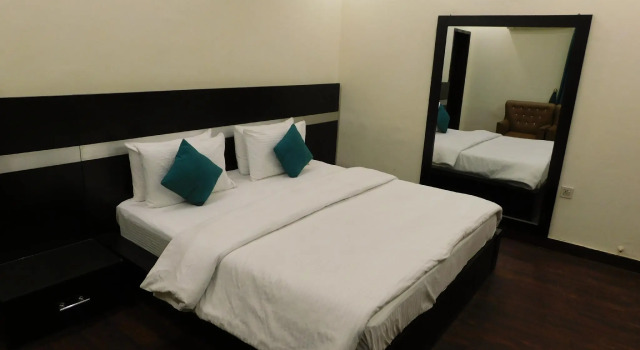 Safa Hotel, Réserver Hôtel Lahore Pakistan, près de Emporium Mall