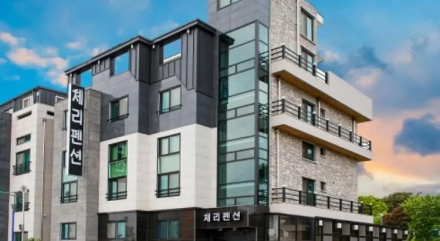Boryeong (Daecheon) Cherry Pension, Prenota Hotel Hotel a Gonam con parcheggio, Parcheggio