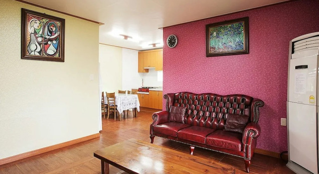 Crown Castle Pension, Rezervasyon Otel Pyoseon Seogwipo City