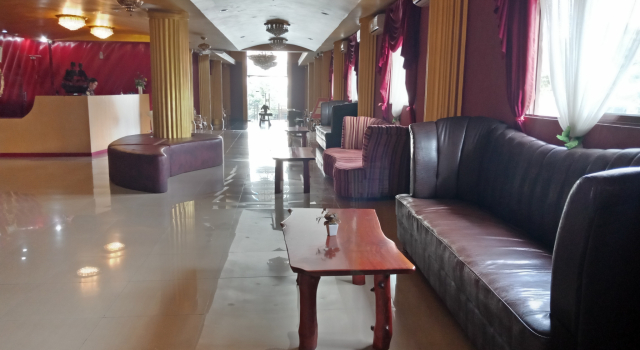 OYO 2574 Z Suites Hotel, Rezerwuj Hotel Medan Sumatra