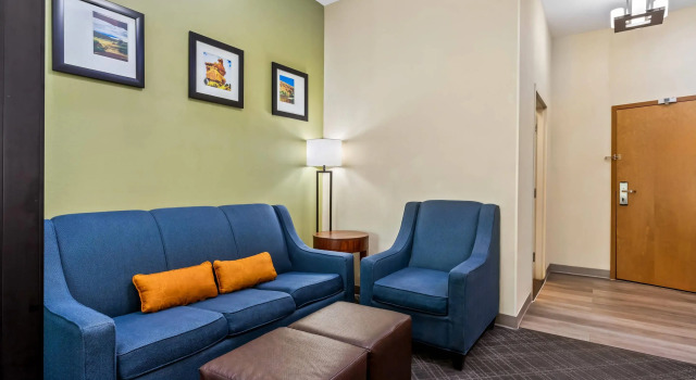 Четырёхместный люкс Comfort Suites Roswell North