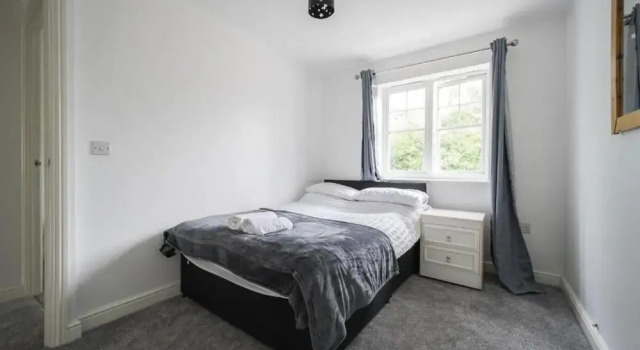 3 Bed House - Sleeps 6 - Parking - Wifi, Varaa Lomakoti Mökit kohteessa Merseyside, Mökki