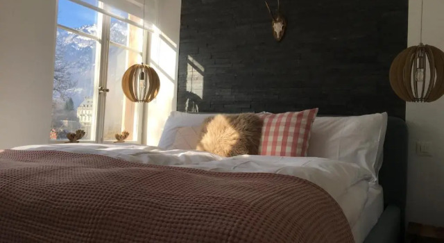 Семейный номер Deluxe с видом на горы Boutique Hotel Bellevue B&B am Brienzersee Iseltwald Interlaken