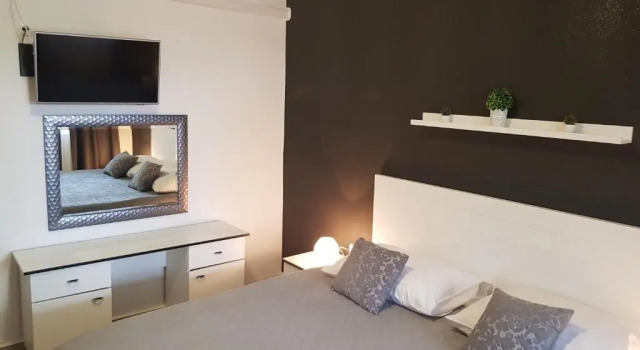 Апартаменты Luxury apartments Snjezana with private jacuzzi