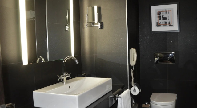 Двухместный номер Top Floor Cozy с видом на горы InterContinental Sofia by IHG