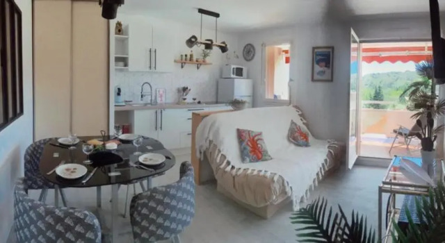 Nice 33m With Terrace Near The Beach