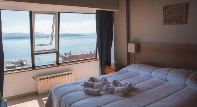 Двухместный номер Standard с видом на озеро Tangoinn Hostel Downtown