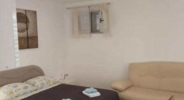 Seafront Charming Apartments Kosirina, Prenota Appartamento Hotel a Croatian Islands con parcheggio, Parcheggio