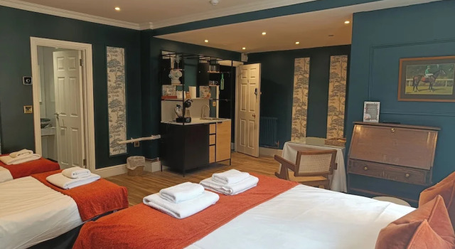 Четырёхместный семейный номер Standard Rooms on The Prom