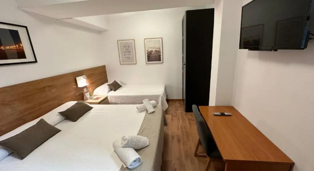Номер Standard с красивым видом из окна Hostal Alogar