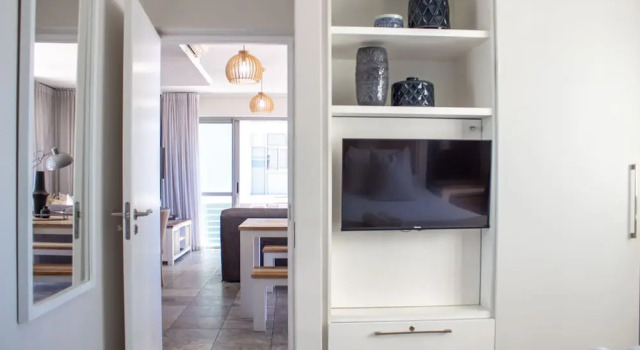 Апартаменты Spacious 2bed Harbor Haven V A Waterfront Canals