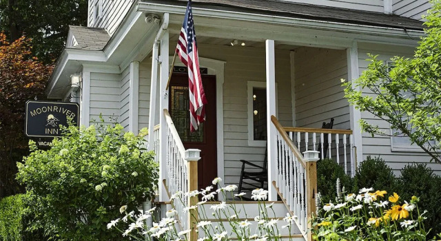 Moonriver Inn, Buchen Sie Pension Narrowsburg USA