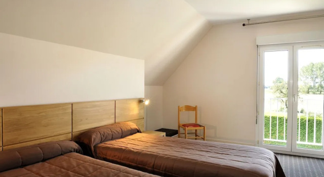 Трёхместный номер Standard Logis Hôtel Restaurant Du Labrador