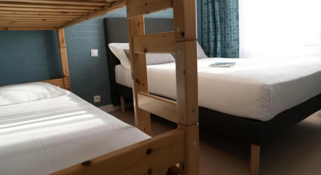 Четырёхместный номер Standard The Originals Boutique, Hôtel Spa Le Triton, Roscoff