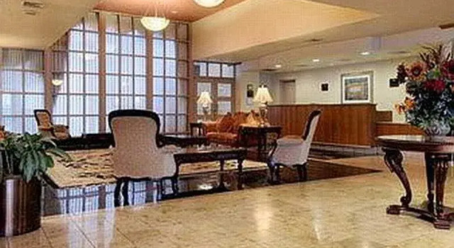 Radisson Hotel Milwaukee Airport, Varaa Hotelli Milwaukee Wisconsin
