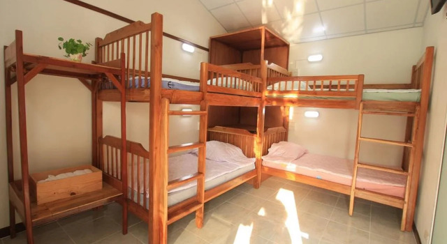A-Ga-Pe Coffee Bar & Hostel, Забронировать Хостел Сан-Кампаенг 