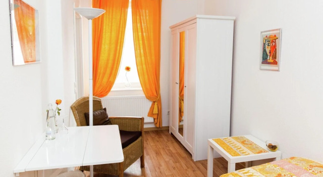 Amazing Holiday Home Directly on the Rhine With Roof Terrace and a Large Garden, Забронировать Отель Отели в центре Санкт-Гоарсхаузен, в центре