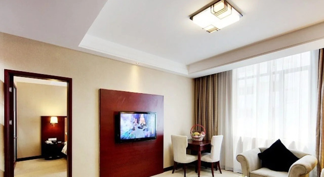 Donghua Jiayue Hotel Shenzhen, Rezerwuj Hotel Hotele w Shenzhen z parkingiem, Parking